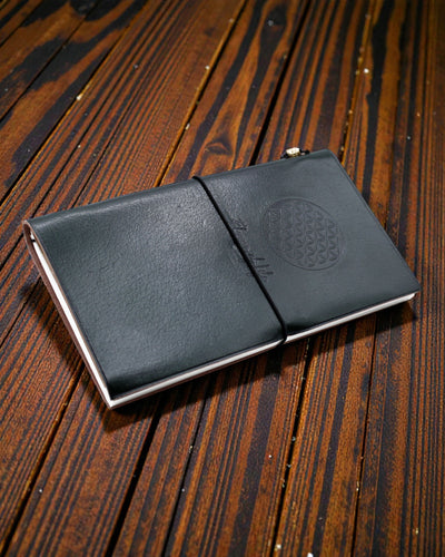 Handgefertigtes Leder-Notizbuch Sacred Bloom – Blume des Lebens (80 Seiten)