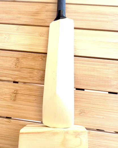 Holz-Cricket-Schläger mit Ständer - Dekoration, ideal als Geschenk mit Gravuroption