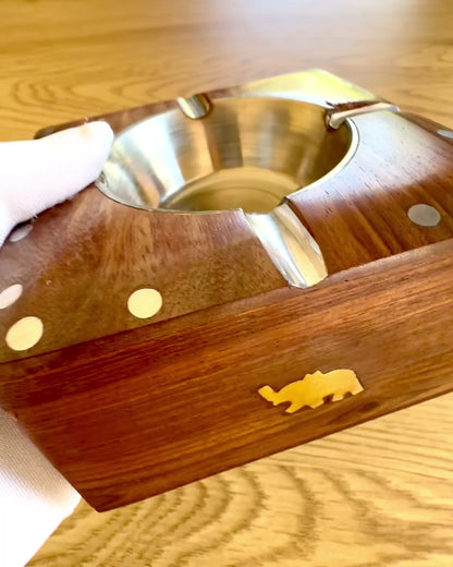 Rhino – Handgefertigter Aschenbecher aus Shishamholz und Messing, 11 cm Breite, personalisierbar mit Gravur