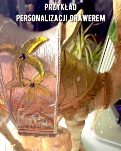 Statuette Wüstenwanderer Dekoratives Kamel aus Harz mit Gravurmöglichkeit