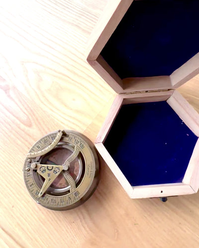 Kapitänekompass Explorer 2 – mit Möglichkeit zur personalisierten Gravur als Geschenk, zwei Farbvarianten zur Auswahl