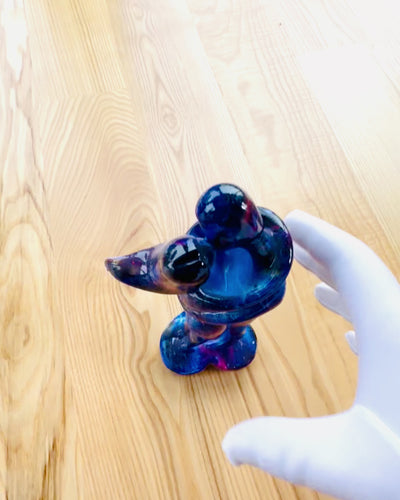Kosmische Umarmung - Harzfigur mit Gravuroption