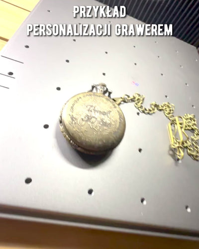 Klassische Quarztaschenuhr mit Weltkarte – Vintage-Stil Anhänger mit Kette für Sie und Ihn, Gravur