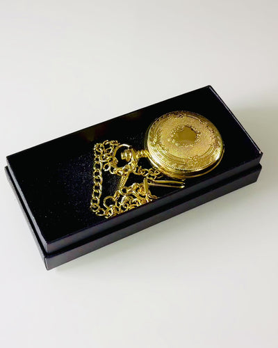 Taschenuhr im Vintage-Stil in goldener Farbe mit Gravuren – Elegantes Herrenaccessoire, ideale Geschenkidee