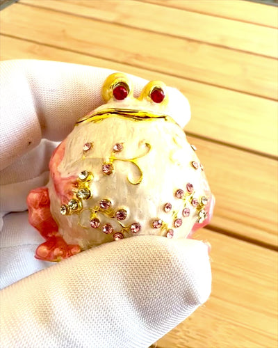 Elegante dekorative Schatulle "Froschschatz" als Geschenk mit Personalisierung, mit Gravuroption