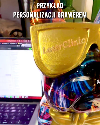 Bunter Bulldogge mit Brille - Einzigartige Innendekoration, dekorative Figur als Geschenk, Personalisierung mit Gravur