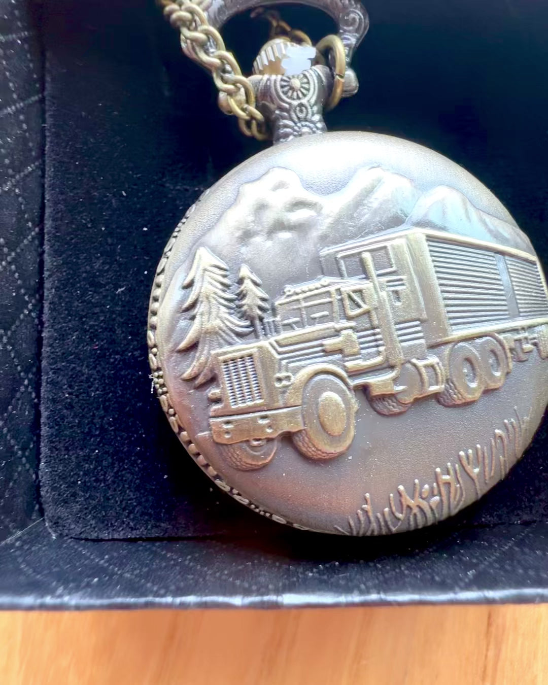 Taschenuhr „Road King“ – mit LKW-Motiv, mit Gravur, als Geschenk