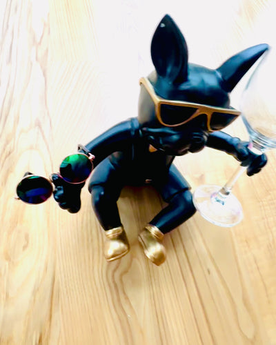Exklusive Figur "Stilvoller Bulldogge", Farbe Schwarz, Halter für Weinglas oder Champagnerglas, Personalisierung mit Gravur