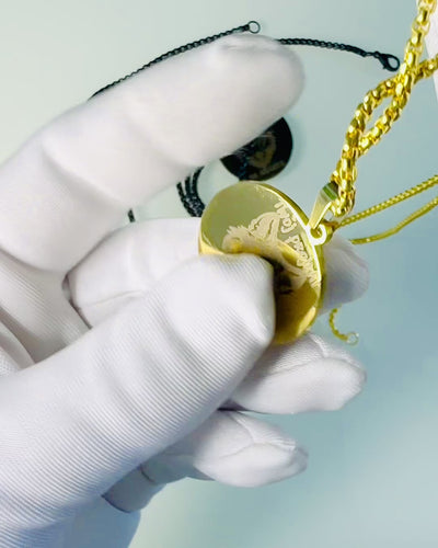 Anhänger "Urban Elegance" – Runder Medaillon aus Edelstahl in Zwei Farben mit Personalisierungsmöglichkeit