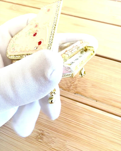 Elegante Schmuckschatulle "Mini-Klavier - Rosen der Klassik" - mit Gravuroption als Geschenk