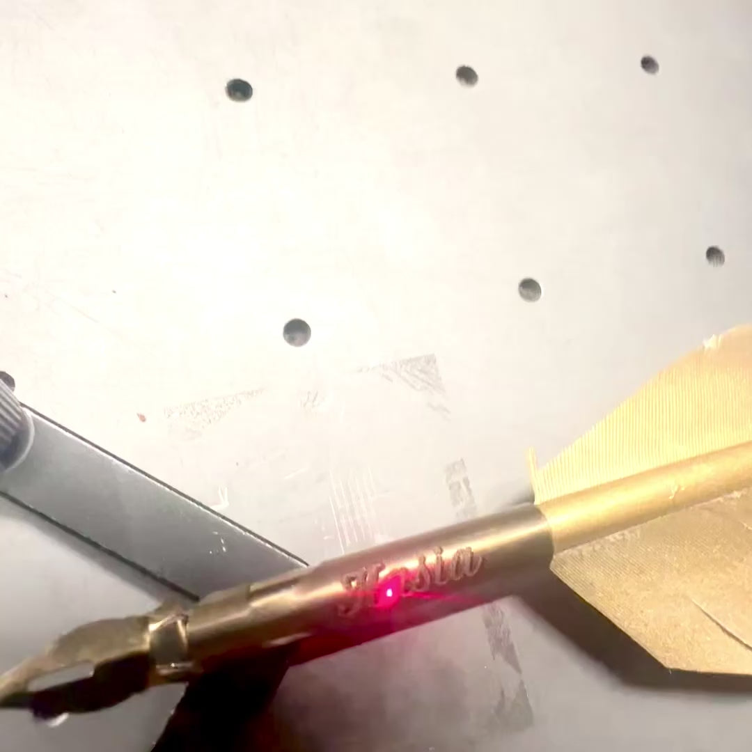 Goldener Gänsefederhalter für Kalligrafie mit personalisierbarer Gravur  