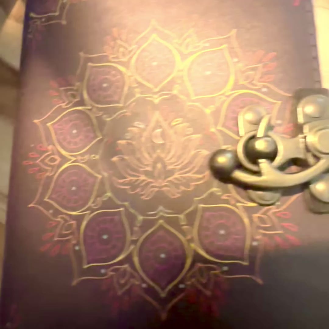 Lotus Anima – Leder-Notizbuch „Lotosmandala“ mit gealterten Seiten