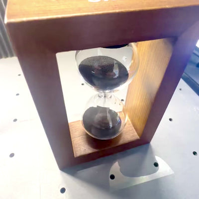 Sanduhr 3 Minuten im Holzrahmen mit Gravur-Personalisierung  