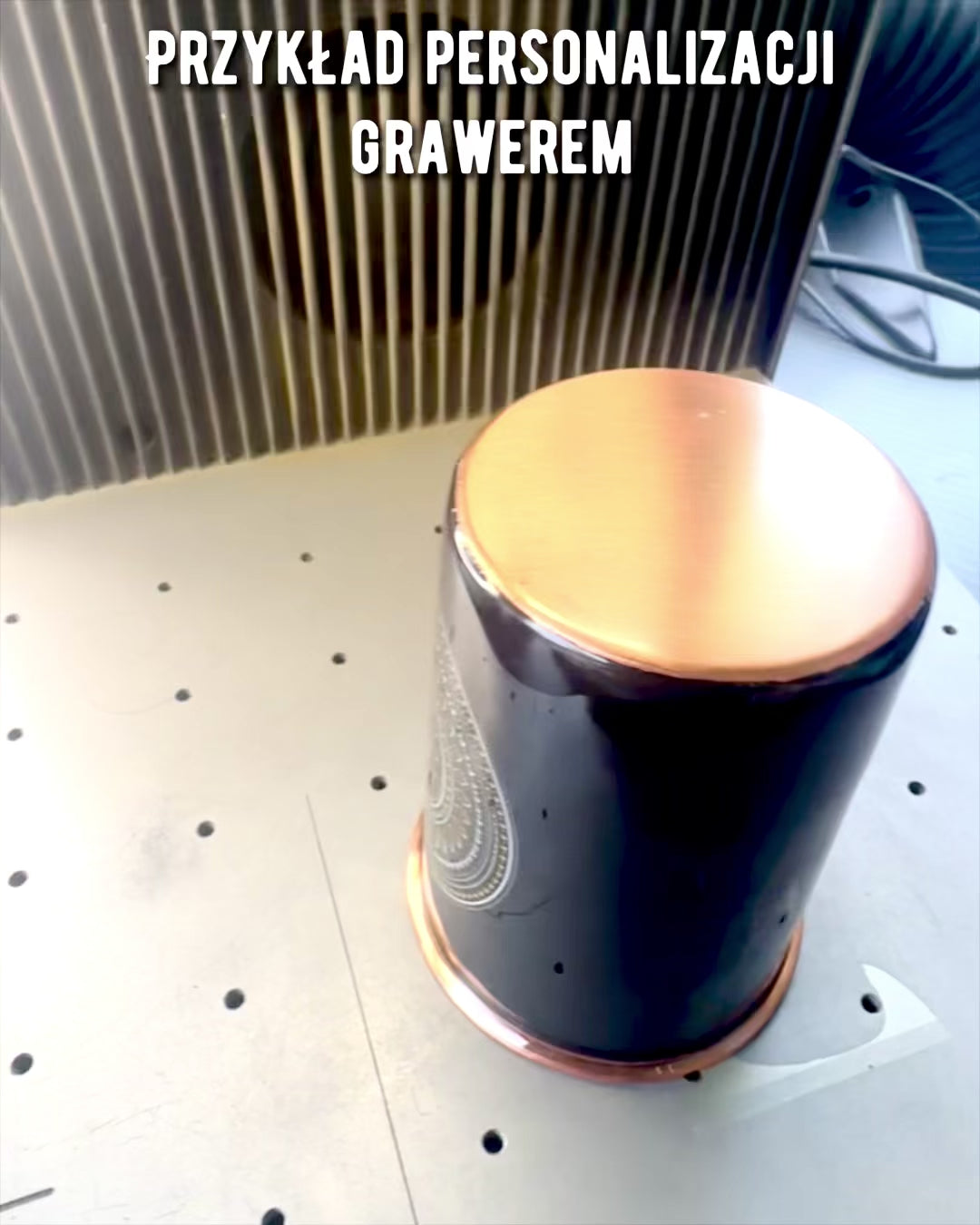 Kupfer-Set Mandala – Flasche 1L + 2 Becher im Etui, Möglichkeit der Personalisierung mit Gravur als Geschenk