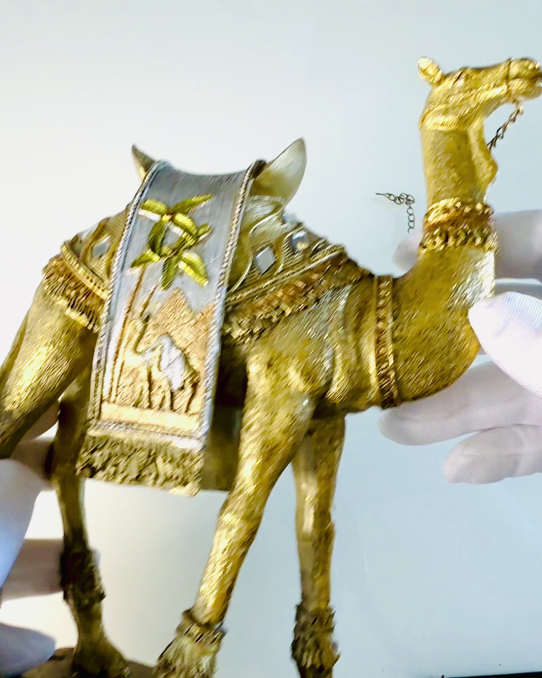 Statuette "Wędrowiec Pustyni" - Dekorativer Kamel aus Harz mit Gravurmöglichkeit