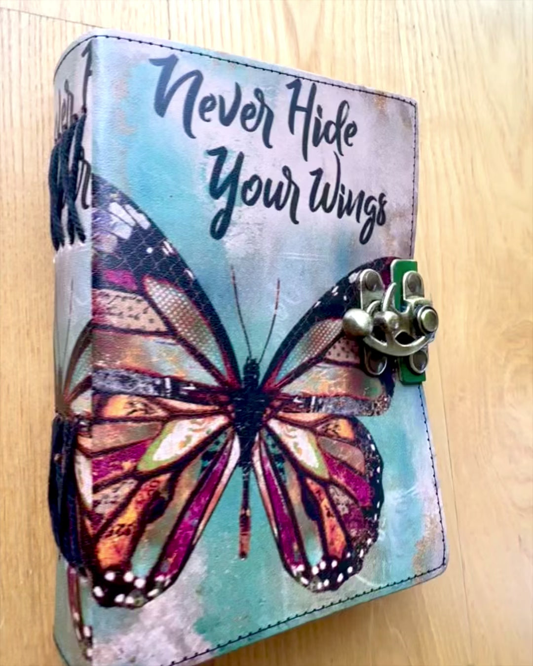 Leder-Notizbuch Inspirationsschmetterling Verberge niemals deine Flügel – 13 × 18 cm