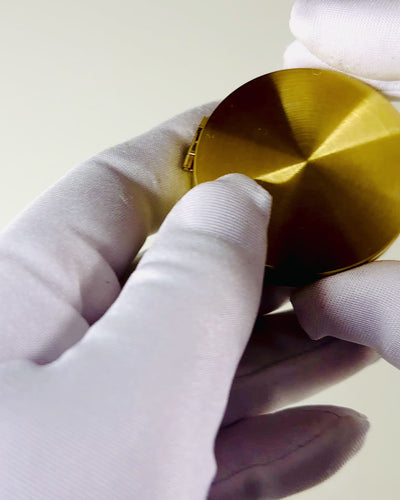 Retro-Navigationskompass – Tragbares und präzises Instrument zur Richtungsbestimmung für Reisende und Entdecker. Gravur, Personalisierung.