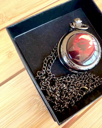 Taschenuhr "Róża Nocy", personalisierbar mit Gravur als Geschenk