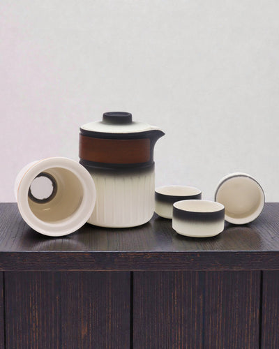 Reise dreier Freunde – Keramik-Reiseset mit Teekanne und 3 Bechern