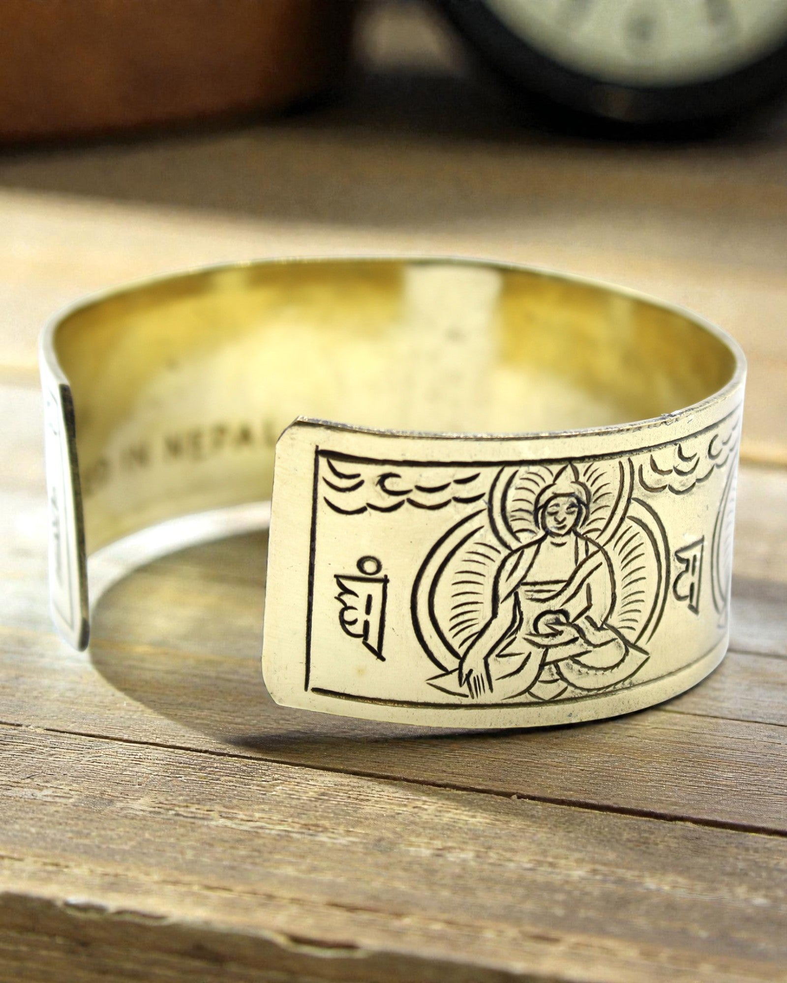 Tibetisches Messingarmband der Fünf Buddhas – Spiritueller Schutz