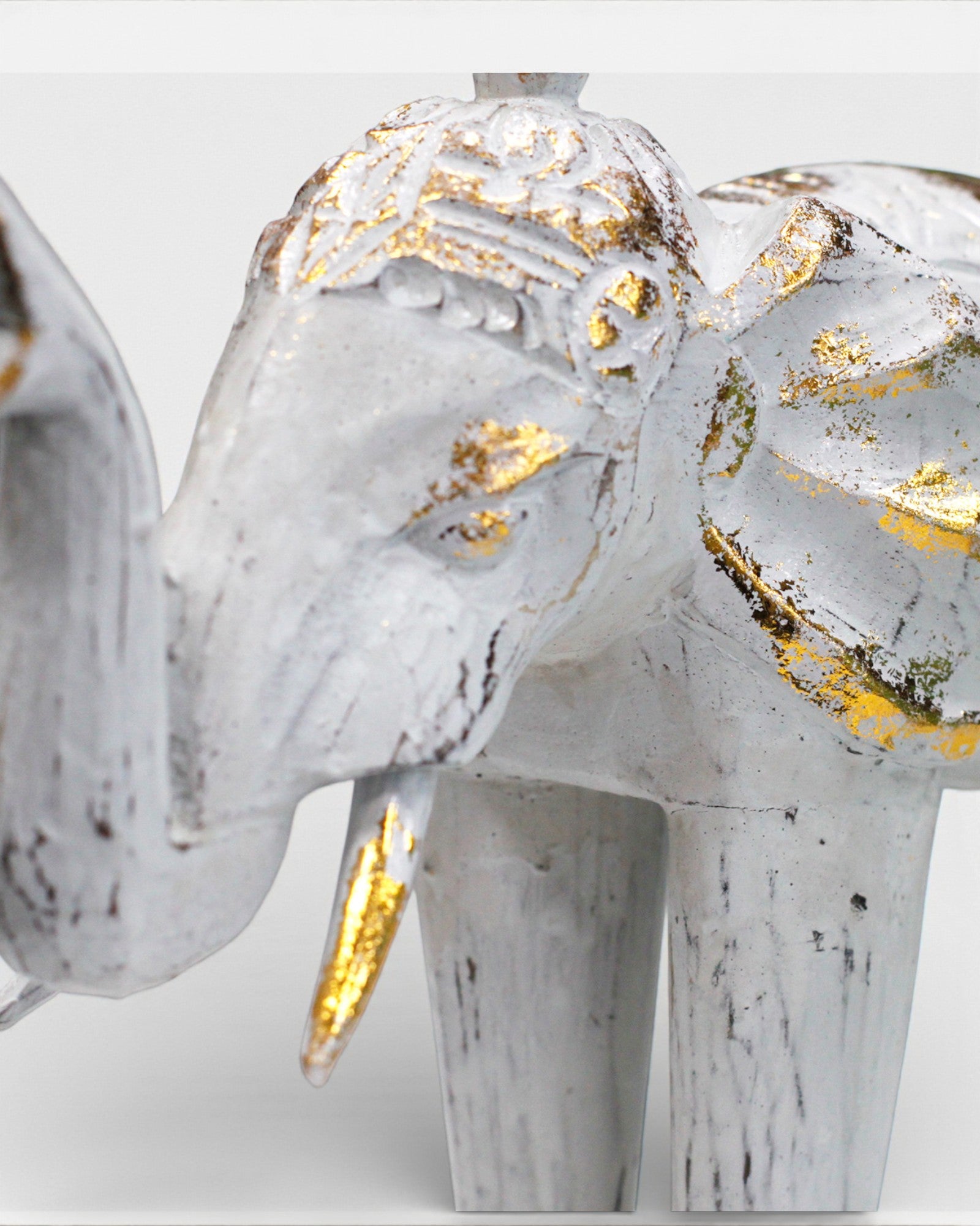 Elefantenskulptur 24 cm – Weiß und Gold
